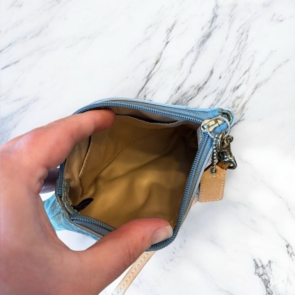 COACH Leah Embossed Patent Leather Marine Blue Wristlet EUC - Picture 5 of 7